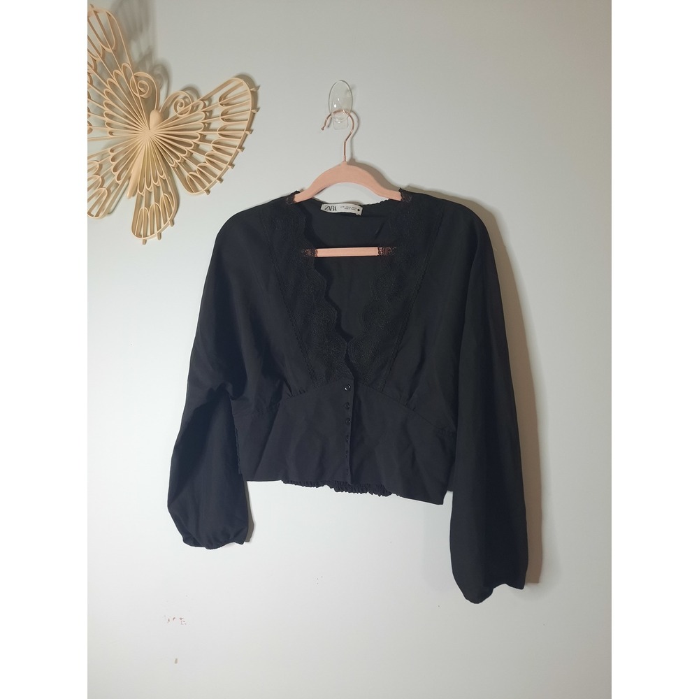 Zara Black Lace Trim V-Neck Cropped Blouse Long Sleeve Button Front Medium
